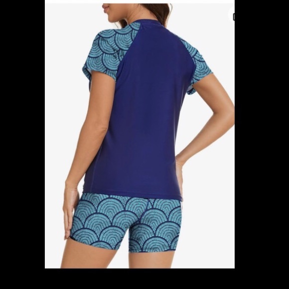 Bonneuitbebe Women's Two Piece Rash Guard Short Sleeve. Size: XS. - Picture 11 of 12